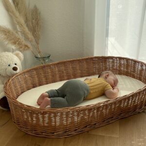 Schlafkorb für Babies aus Weide geflochten