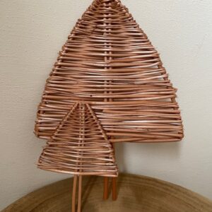 Tannenbaum aus Weide geflochten - Dekoration